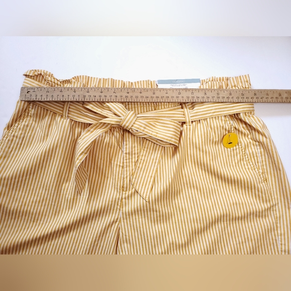 NWT Liz Claiborne 100% Cotton Gold Yellow Pinstriped Belted Shorts Womens 16 - Picture 6 of 11